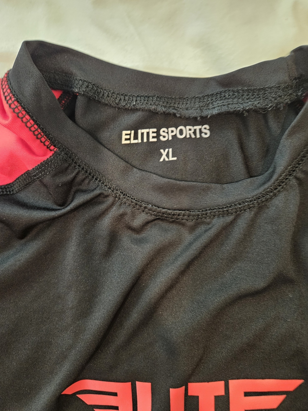 Elite Men's Rash Guard. Size XL - Picture 3 of 3